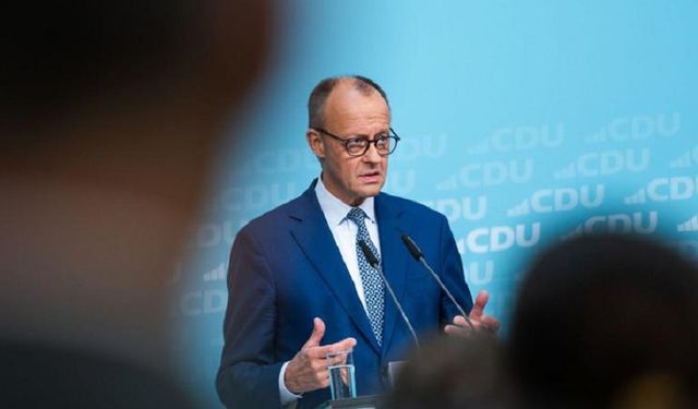 Almanya Başbakanı Merz’den yüzlerce hakaret davası: Sosyal medya paylaşımlarına polis baskını