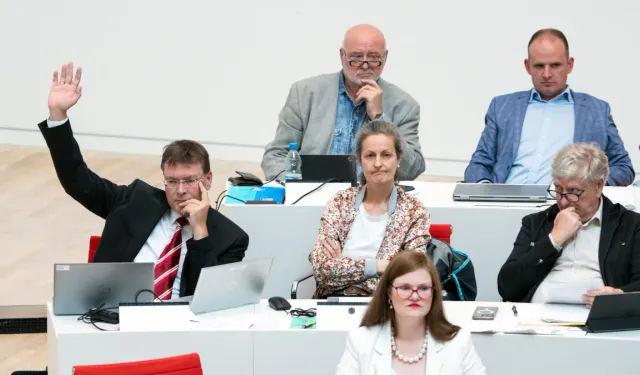 Brandenburg’da SPD–BSW koalisyonu çöktü: Aşırı sağcı AfD erken seçim istiyor