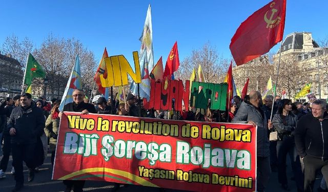 Avrupa kentlerinde Rojava’ya kitlesel destek: Yüz binler sokaklara çıktı