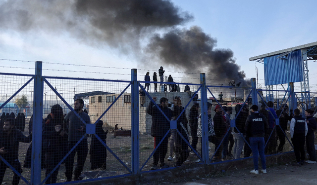 ABD, SDG’nin kontrolündeki cezaevlerinde tutulan binlerce IŞİD'liyi Irak’a sevk etti