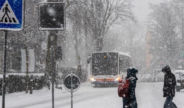 Almanya’da kış şartları sertleşiyor: Kar, buzlanma ve kazalar artıyor