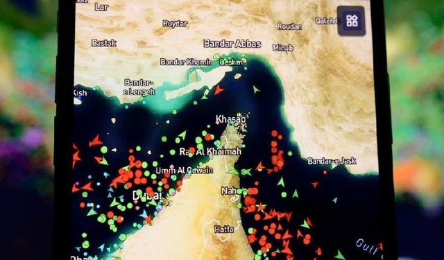 Hürmüz Boğazı'nda gerilim tırmanıyor: İran, İngiltere’ye ait kargo gemisine ateş açtı