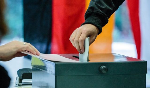 Almanya'da seçim barajı tartışması: SPD yüzde 5 yerine yüzde 3 önerdi