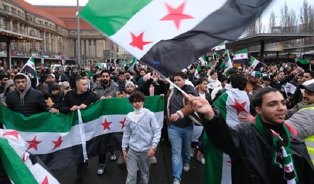 Almanya'da 2025'te 332 binden fazla kişi vatandaşlığa alındı: Suriyeliler ilk sırada