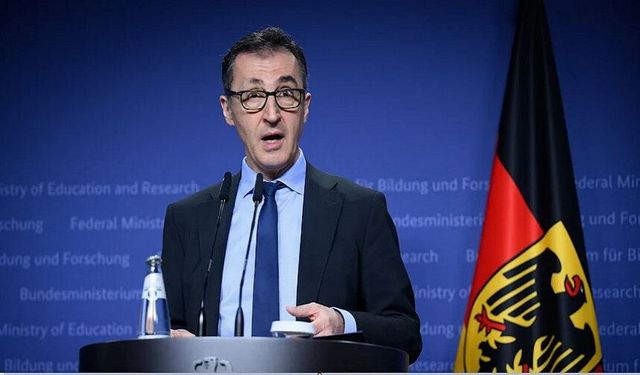 Özdemir’den Berlin’de Sol Parti ile koalisyon uyarısı