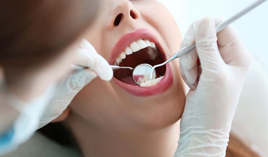 Uzmanı uyardı: Diş sağlığını tehdit eden alışkanlıklar...