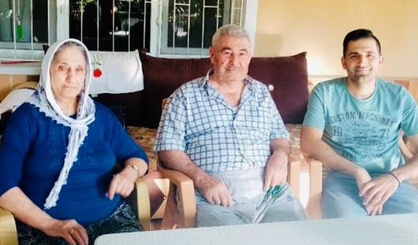 Enkaz altından çıktı ama kayıp: "Dedemin bir gün konuşup yerini bulacağımıza inanıyorum"