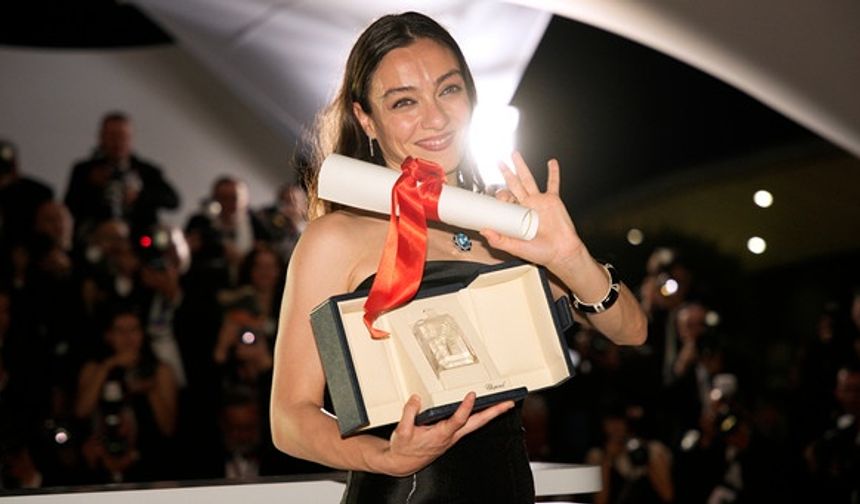 Cannes: En İyi Kadın Oyuncu Ödülü Dizdar'a verildi