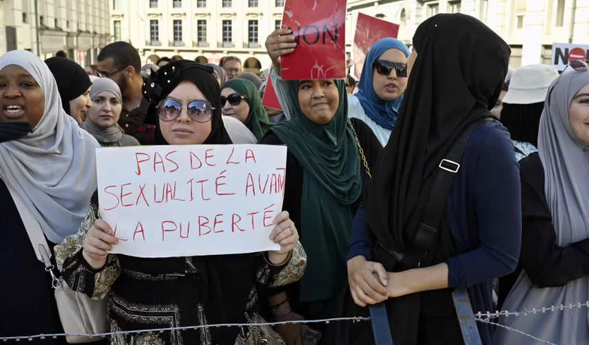 Belçika'da 'cinsellik eğitimi' tepkisi: Okullar ateşe verildi