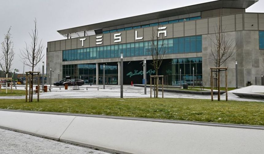 Kızıldeniz'de saldırı: Tesla üretimi durdurdu