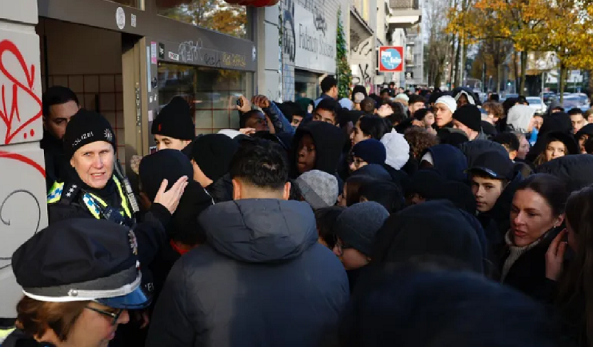 Restoran zincirinin açılışta '1 Cent’lik Menü' kampanyasına polis engeli