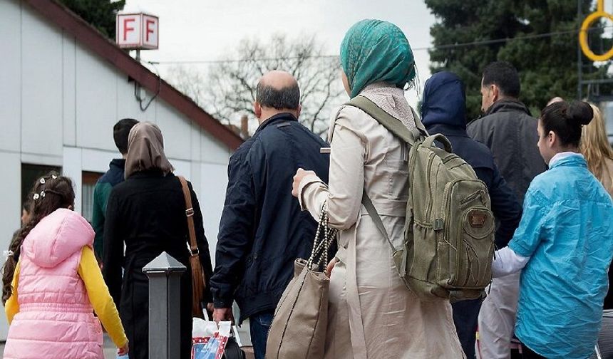 Almanya'dan sonra Fransa'da Suriyelilerin sığınma başvurularını askıya mı alacak?