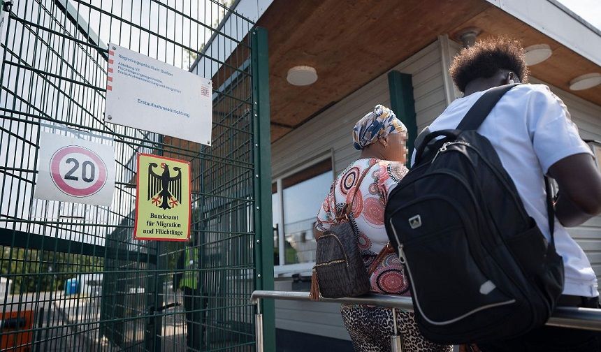 Almanya: "Mültecilere sosyal yardım yerine faizsiz kredi verilsin"