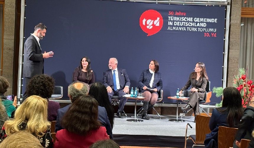 Almanya Türk Toplumu 30. yılında uyardı: “Irkçılığa karşı ortak mücadele gerekiyor”