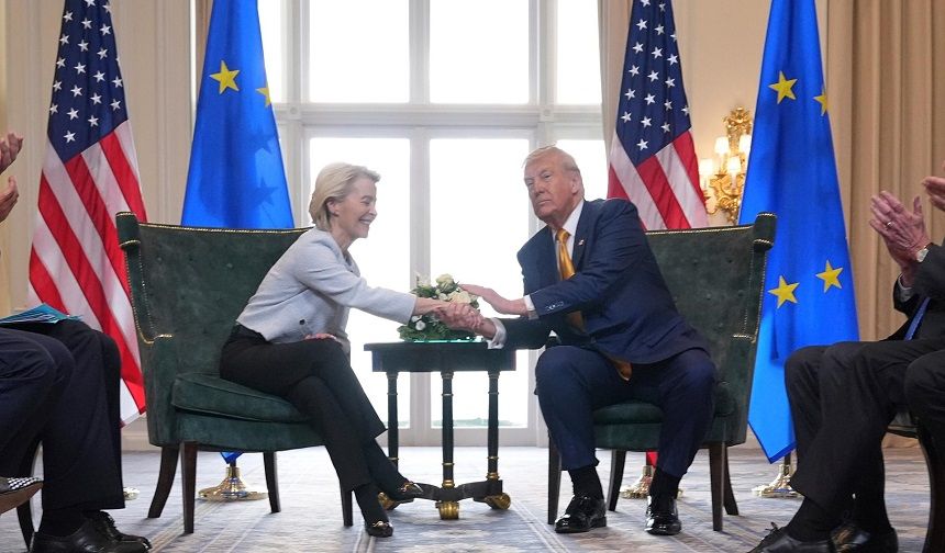 Avrupa Parlamentosu'ndan açıklama: AB-ABD ticaret anlaşması askıya alındı