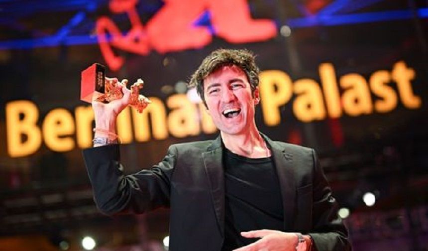 Berlinale’de “Gazze” Gerilimi: İlker Çatak’ “Sarı Zarflar” filmiyle “Altın Ayı” ödülünü kazandı