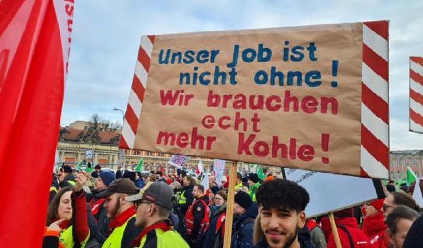 Almanya genelinde iki günlük uyarı grevi: Toplu taşıma büyük ölçüde duracak