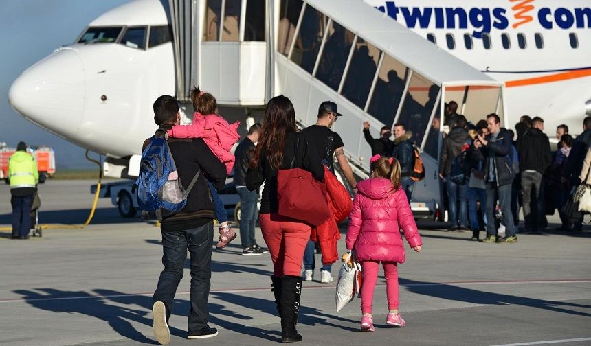 Almanya’da mültecilere geri dönüş primi yeniden başladı: Yetişkinlere 1.000, çocuklara 500 Euro