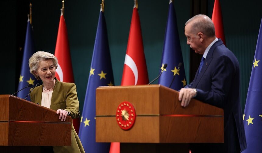 AB Komisyonu Başkanı’ndan Erdoğan’a “göç” mesajı: “Hazırlık çabalarını takdir ediyorum”