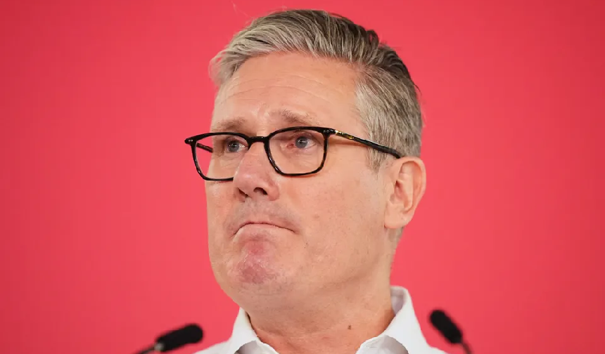 İngiltere’de hükümet krizi: Starmer görevde kalmakta kararlı