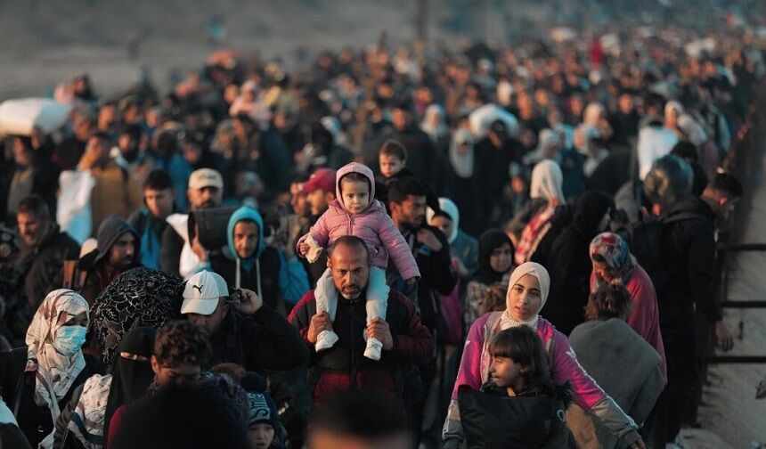 Almanya'da yeni iltica dönemi: Sığınmacılar için sert kurallar, insan hakları örgütlerinden tepki