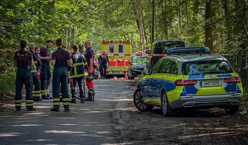 Hamburg'da ormanda ölü bulunan kişinin iş kazasında yaşamını yitirdiği ortaya çıktı