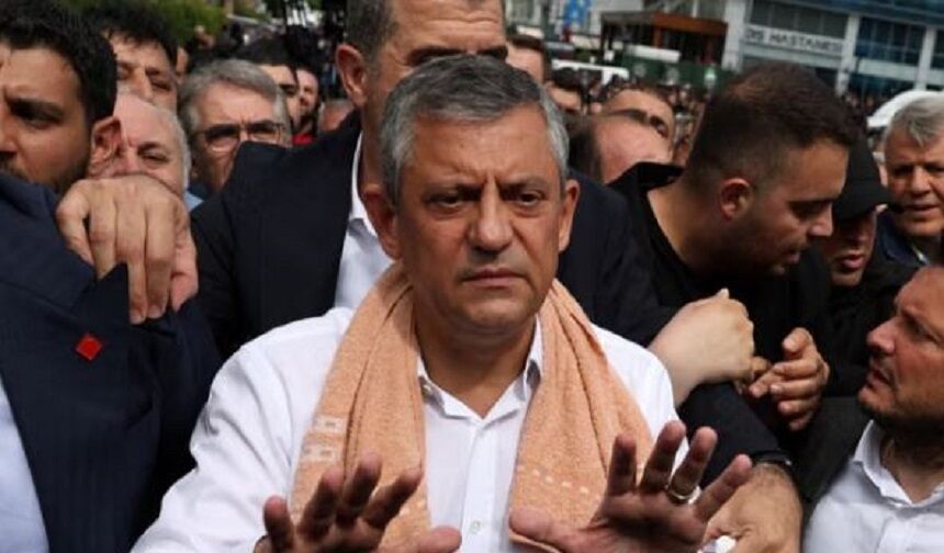 Özgür Özel, Le Monde'a yazdı: "Türkiye'deki otoriterleşmeyi görmezden gelmeyin"